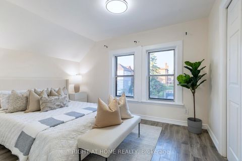 Photo 12 at 266 Earlscourt Avenue, Fairbank, Toronto