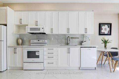 Photo 10 at 17 Venture Avenue, Rouge Woods, Richmond Hill