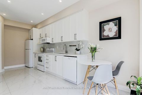 Photo 13 at 17 Venture Avenue, Rouge Woods, Richmond Hill