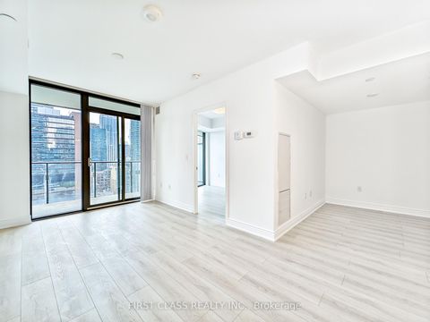 Photo 10 at 1404 - 11 Wellesley Street W, Bay Street Corridor, Toronto