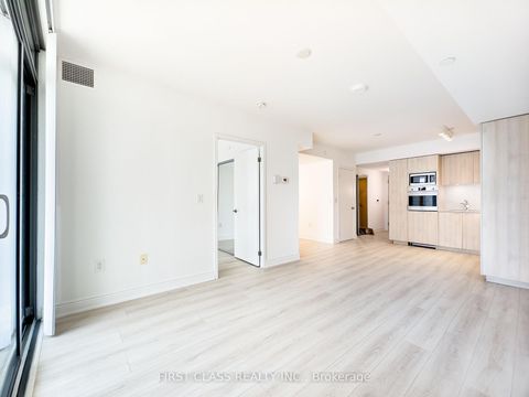 Photo 12 at 1404 - 11 Wellesley Street W, Bay Street Corridor, Toronto