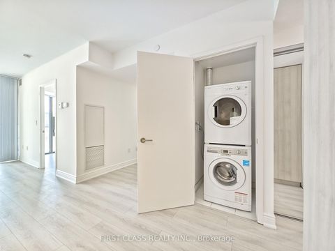 Photo 23 at 1404 - 11 Wellesley Street W, Bay Street Corridor, Toronto