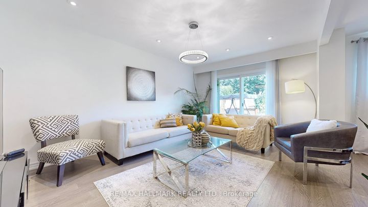 Photo 5 at 249 Kensington Crescent, Centennial, Oshawa