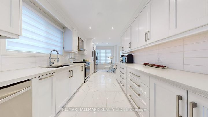 Photo 12 at 249 Kensington Crescent, Centennial, Oshawa