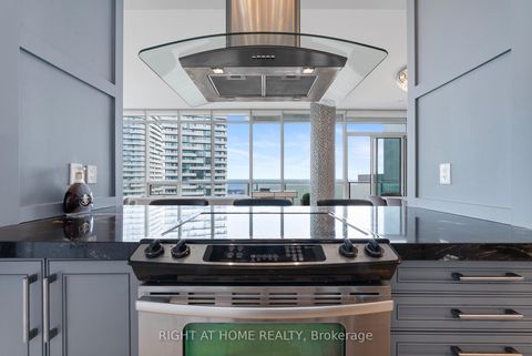 Photo 10 at 5104 - 65 Bremner Boulevard, Waterfront Communities C1, Toronto