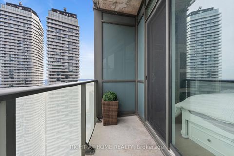Photo 25 at 5104 - 65 Bremner Boulevard, Waterfront Communities C1, Toronto