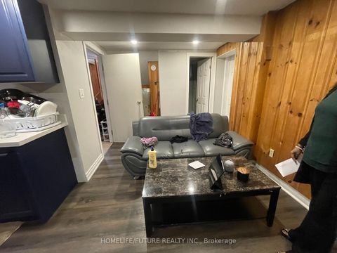 Photo 1 at 90 Glen Watford Drive, Malvern West, Toronto