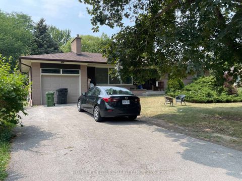 Photo 5 at 90 Glen Watford Drive, Malvern West, Toronto
