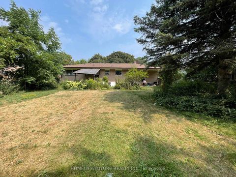 Photo 8 at 90 Glen Watford Drive, Malvern West, Toronto