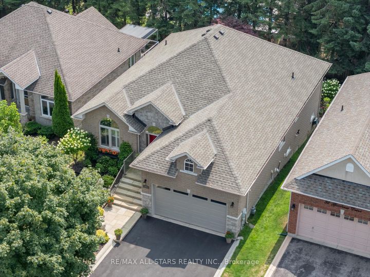 Photo 3 at 79 Gardiner Drive, Bradford, Bradford West Gwillimbury