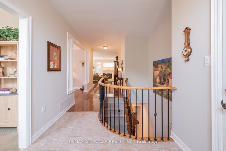 Photo 5 at 79 Gardiner Drive, Bradford, Bradford West Gwillimbury