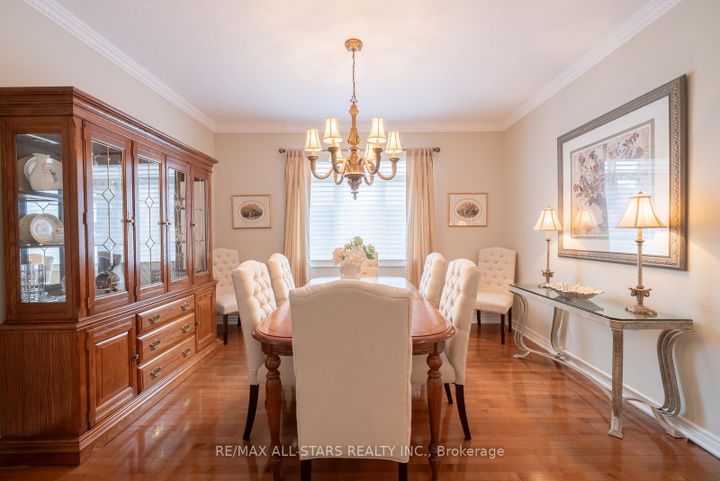 Photo 8 at 79 Gardiner Drive, Bradford, Bradford West Gwillimbury