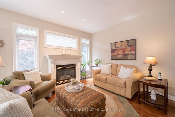 Photo 11 at 79 Gardiner Drive, Bradford, Bradford West Gwillimbury