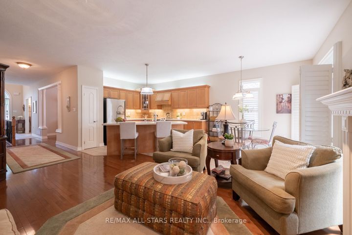 Photo 12 at 79 Gardiner Drive, Bradford, Bradford West Gwillimbury