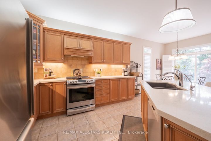 Photo 14 at 79 Gardiner Drive, Bradford, Bradford West Gwillimbury
