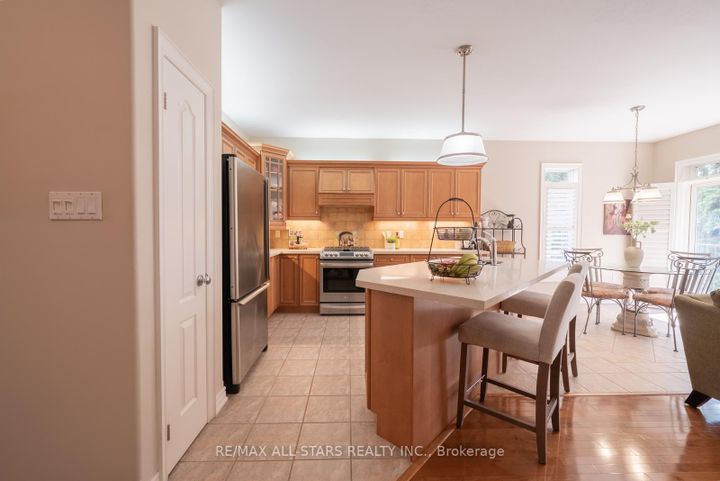 Photo 18 at 79 Gardiner Drive, Bradford, Bradford West Gwillimbury