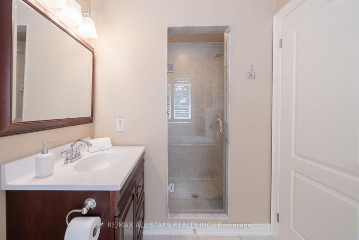 Photo 22 at 79 Gardiner Drive, Bradford, Bradford West Gwillimbury