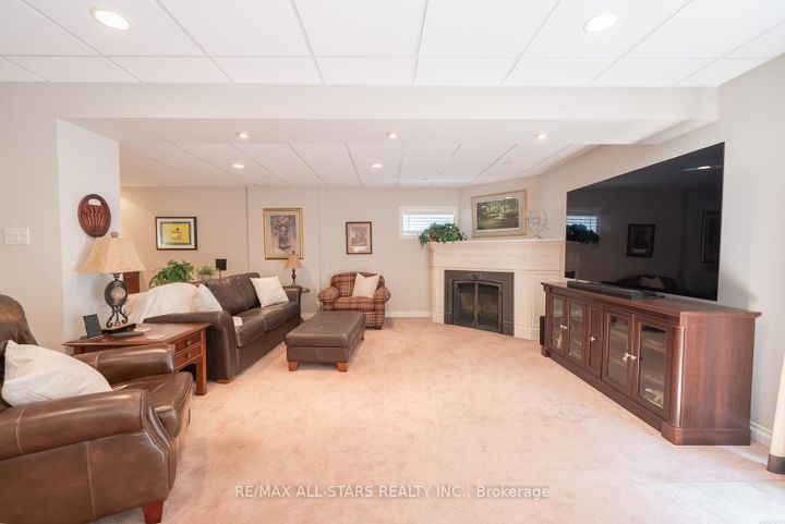 Photo 29 at 79 Gardiner Drive, Bradford, Bradford West Gwillimbury