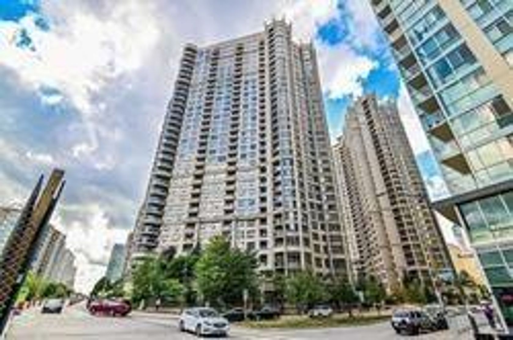 527 - 3888 Duke Of York Boulevard, City Centre, Mississauga 