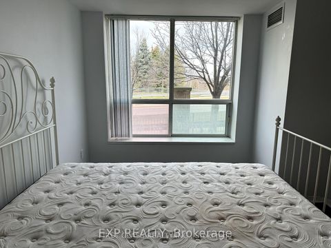 Photo 8 at 301 - 51 Baffin Crescent, Langstaff, Richmond Hill