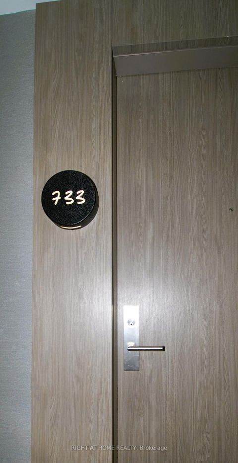 Photo 2 at 733 - 161 Roehampton Avenue, Mount Pleasant West, Toronto