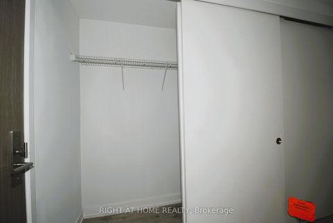 Photo 4 at 733 - 161 Roehampton Avenue, Mount Pleasant West, Toronto