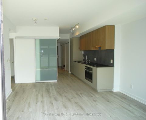 Photo 8 at 733 - 161 Roehampton Avenue, Mount Pleasant West, Toronto