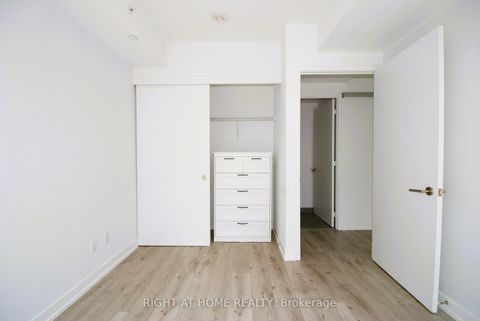 Photo 11 at 733 - 161 Roehampton Avenue, Mount Pleasant West, Toronto