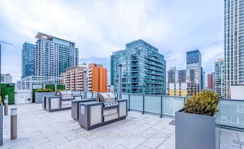Photo 16 at 733 - 161 Roehampton Avenue, Mount Pleasant West, Toronto