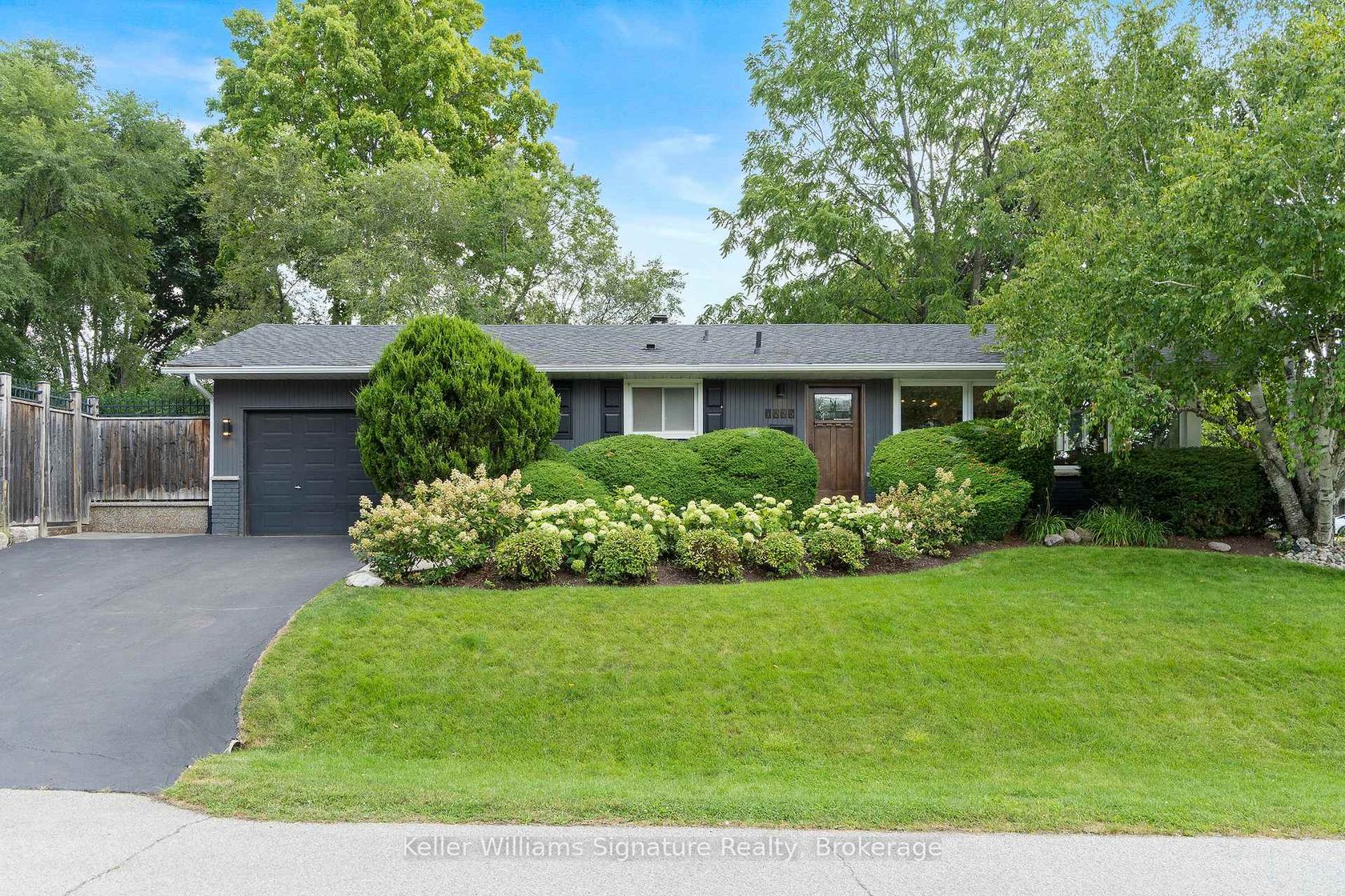 1225 Elgin Crescent, FA Falgarwood, Oakville by Loree Meneguzzi Real Estate 1225 Elgin Crescent, FA Falgarwood, Oakville