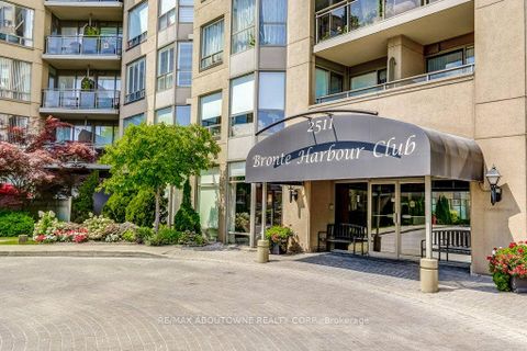 Photo 3 at 720 - 2511 Lakeshore Road W, BR Bronte, Oakville