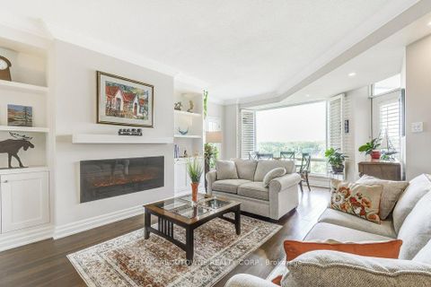Photo 11 at 720 - 2511 Lakeshore Road W, BR Bronte, Oakville