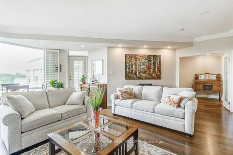 Photo 13 at 720 - 2511 Lakeshore Road W, BR Bronte, Oakville
