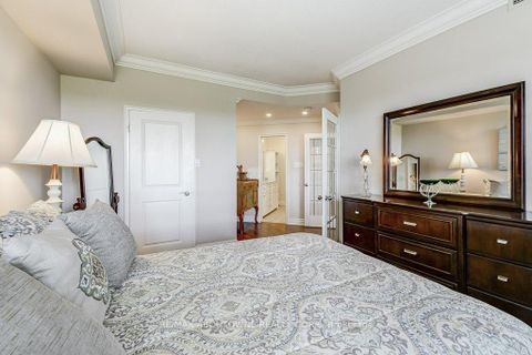 Photo 17 at 720 - 2511 Lakeshore Road W, BR Bronte, Oakville