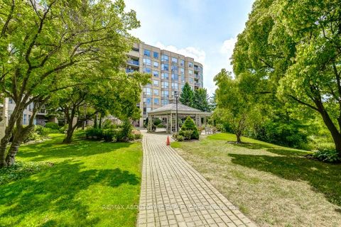 Photo 36 at 720 - 2511 Lakeshore Road W, BR Bronte, Oakville