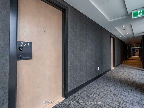 Photo 4 at 723 - 2300 St Clair Avenue W, Junction Area, Toronto