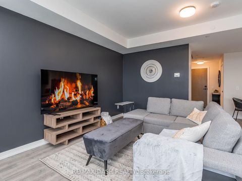 Photo 7 at 723 - 2300 St Clair Avenue W, Junction Area, Toronto