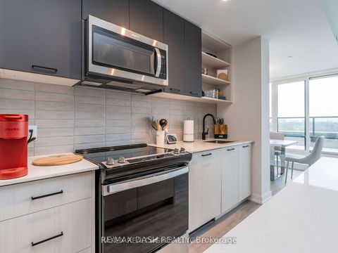Photo 13 at 723 - 2300 St Clair Avenue W, Junction Area, Toronto