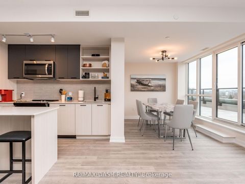 Photo 14 at 723 - 2300 St Clair Avenue W, Junction Area, Toronto