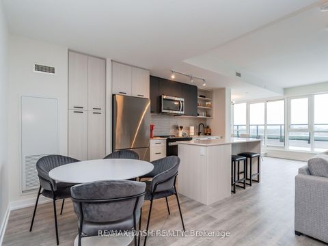 Photo 25 at 723 - 2300 St Clair Avenue W, Junction Area, Toronto