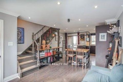 Photo 7 at Th#2 - 360 R Dundas Street E, Moss Park, Toronto