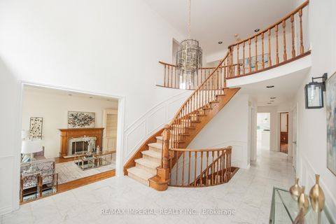 Photo 3 at 11 Riderwood Drive E, Windfields, Toronto