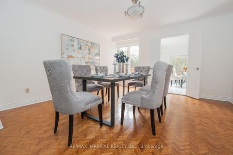 Photo 7 at 11 Riderwood Drive E, Windfields, Toronto