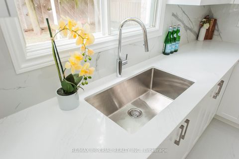 Photo 15 at 11 Riderwood Drive E, Windfields, Toronto