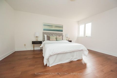 Photo 31 at 11 Riderwood Drive E, Windfields, Toronto