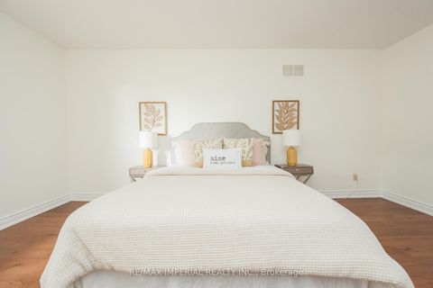 Photo 33 at 11 Riderwood Drive E, Windfields, Toronto