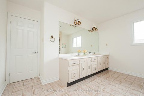 Photo 37 at 11 Riderwood Drive E, Windfields, Toronto
