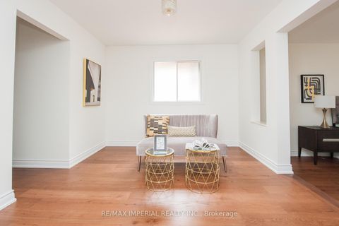 Photo 38 at 11 Riderwood Drive E, Windfields, Toronto