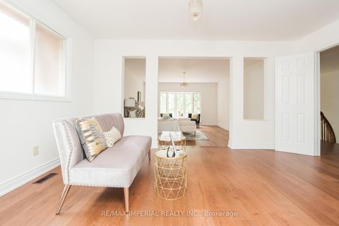 Photo 42 at 11 Riderwood Drive E, Windfields, Toronto