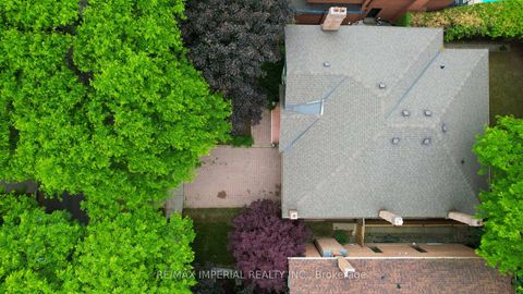 Photo 48 at 11 Riderwood Drive E, Windfields, Toronto